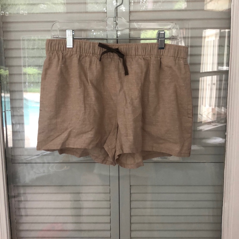 Patagonia tan and cream shorts